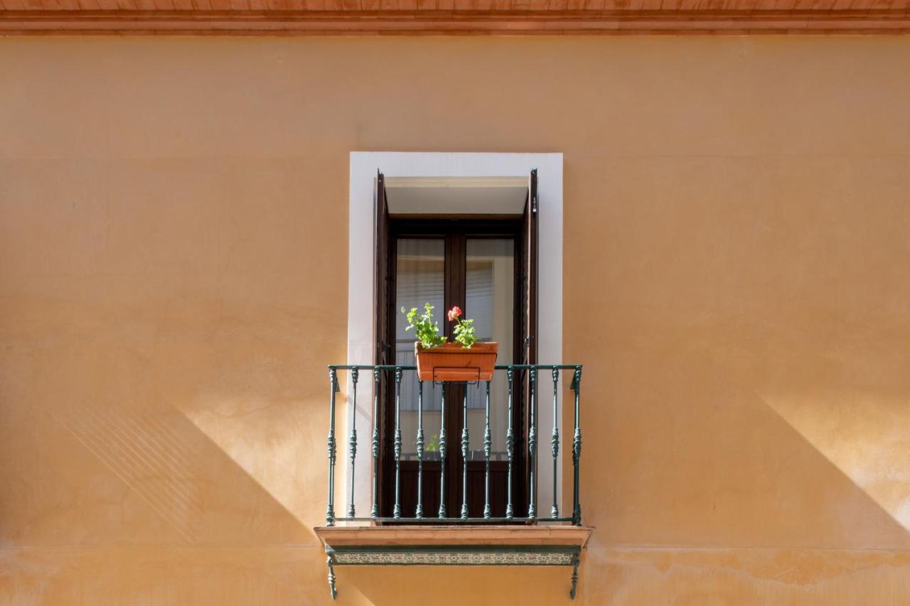 Triana Boutique Apartments By Hommyhome Sevilla Exterior foto